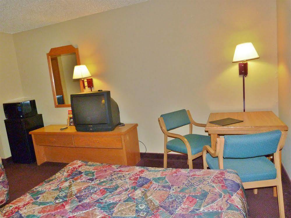 Budget Inn & Suites Nevada エクステリア 写真